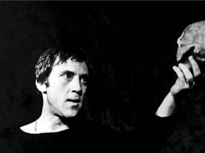 Бронзова посмъртна маска на Владимир Висоцки се продава на търг в Монако с оценка над 100 000 евро