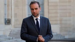 Второто правителство на Льокорню встъпва в длъжност под натиск: вот на недоверие и бюджет 2026