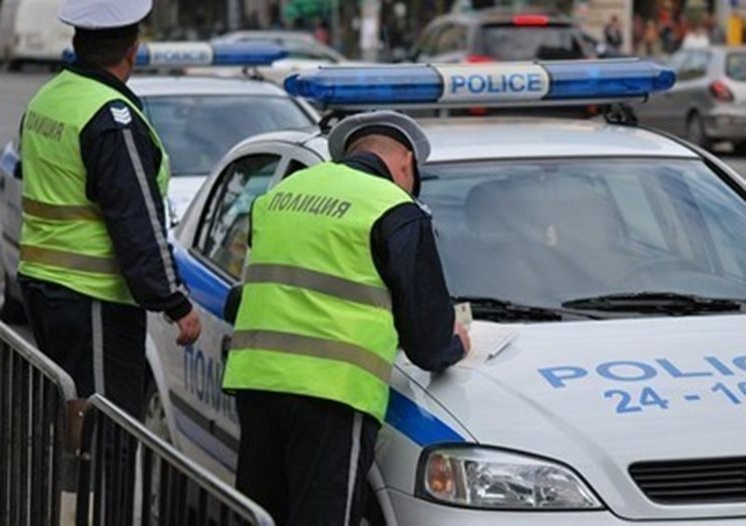 Неочаквани последици: Дъщеря плати фиша на баща си без знанието му и прекрати жалбата му в съда Неочаквани последици: Дъщеря плати фиша на баща си без знанието му и прекрати жалбата му в съда