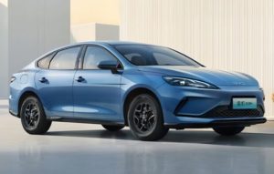 BYD Seal 05 DMi: Хибрид с 2000 км пробег и цена от 9640 евро стартира в Китай