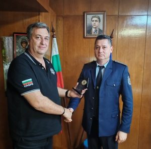 Почетни плакети за ръководството на ОДМВР-Пазарджик за съдействие при потушаване на летните пожари