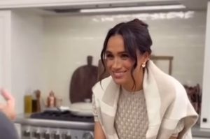 Меган Маркъл сама си издействала покана за Balenciaga, Пичоли потвърди тайната уговорка