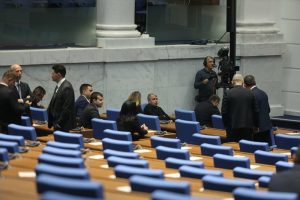 "Възраждане" настоява за бързи избори и отказ от еврото преди 1 януари