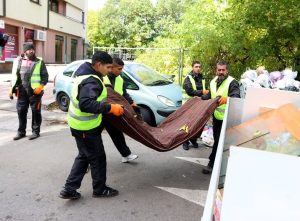 Столичната община разследва: Временен контейнер на ул. „Житница“ е напълнен със строителен боклук
