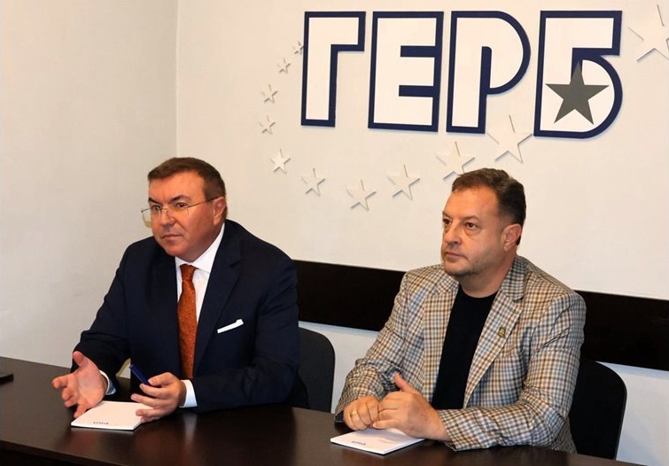 Проф. Ангелов обяви ултиматум: „Кроношпан“ да оправи инсталацията или заводът ще бъде затворен! Проф. Ангелов обяви ултиматум: „Кроношпан“ да оправи инсталацията или заводът ще бъде затворен!