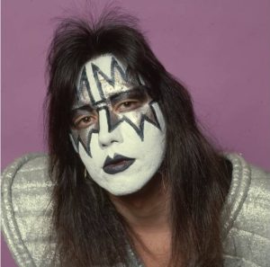 Почина Ейс Фрели, основателят китарист на KISS: "Той беше незаменим рок войник"