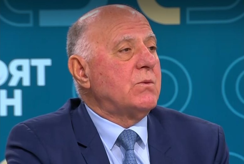Боян Магдалинчев: ВСС не поиска тълкуване от НС, в.и.д. главен прокурор остава с функции до решение на КС Боян Магдалинчев: ВСС не поиска тълкуване от НС, в.и.д. главен прокурор остава с функции до решение на КС