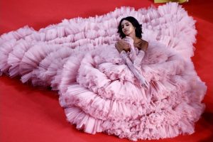 Луксът вече не се притежава: Защо младите наемат, вместо да купуват дизайнерски дрехи