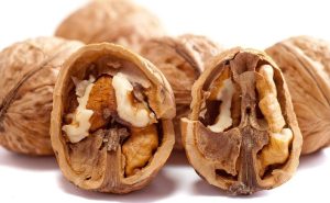 Криза за българския орех: 100% загуба на реколта и натиск от евтин внос от Китай