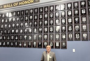 Димитър Каров влезе в Залата на славата на волейбола в Холиок като част от Клас 2025