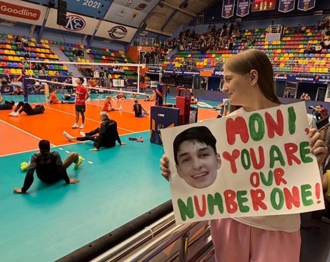 Мони Николов е №1 за феновете на Локомотив (Новосибирск) още преди дебюта си Мони Николов е №1 за феновете на Локомотив (Новосибирск) още преди дебюта си