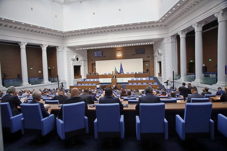 Кабинетът одобрява до 7500 лв. помощ за семействата на загиналите при наводненията в Бургаско