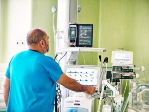 Неонатология в „Мама и Аз“: Нов модерен апарат гарантира оптимални грижи за недоносени бебета