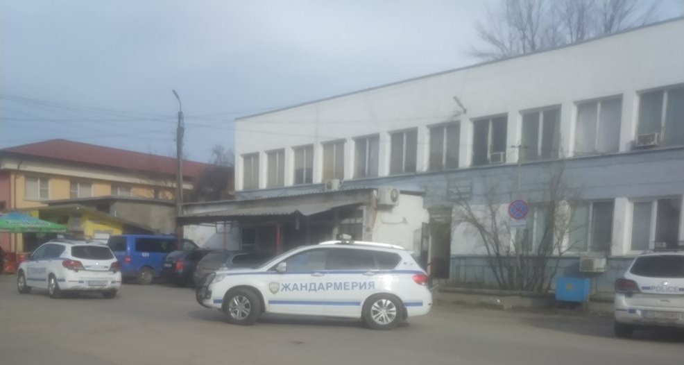 Принудително задържане в Берковица: 30-годишен мъж държи жена в плен със заплахи Принудително задържане в Берковица: 30-годишен мъж държи жена в плен със заплахи