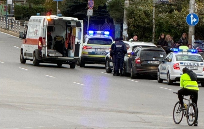 Нова катастрофа на бул. „Черни връх“ в София: Сблъсък между две коли, има екипи на Спешна помощ Нова катастрофа на бул. „Черни връх“ в София: Сблъсък между две коли, има екипи на Спешна помощ