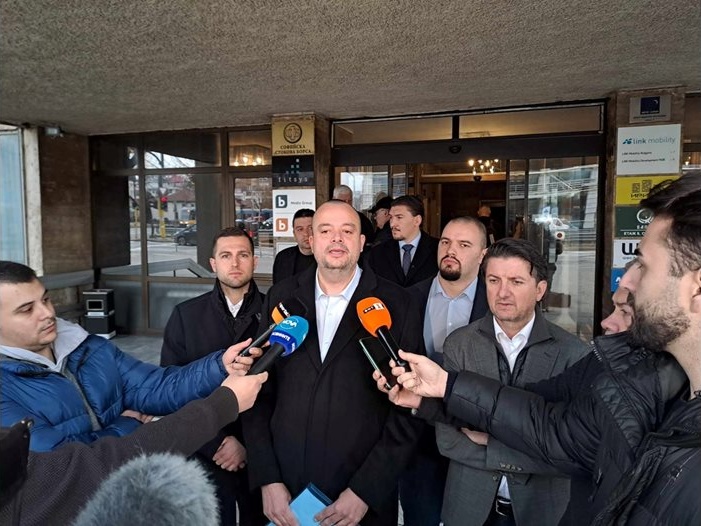 Миноритарните акционери на „Левски“ питат: Къде е стадионът и защо похарчихте 600 000 лева без полза? Миноритарните акционери на „Левски“ питат: Къде е стадионът и защо похарчихте 600 000 лева без полза?