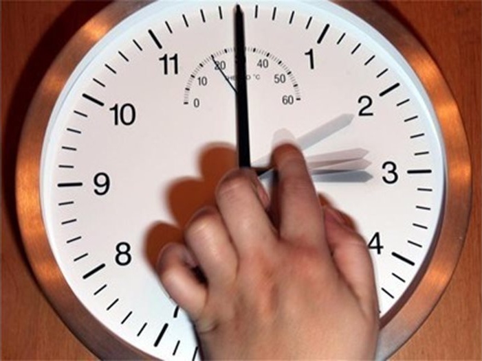 Здраве или туристически „купон“: Спорът за смяната на времето в Брюксел навлиза в десетолетие Здраве или туристически „купон“: Спорът за смяната на времето в Брюксел навлиза в десетолетие