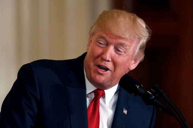 Тръмп прекрати всички търговски преговори с Канада заради "Измамна реклама" с Роналд Рейгън Тръмп прекрати всички търговски преговори с Канада заради "Измамна реклама" с Роналд Рейгън