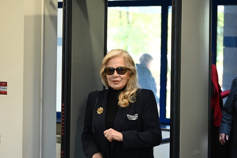 Силви Вартан: Когато се върнах в България през 1990 г., плаках през всичките 12 дни Силви Вартан: Когато се върнах в България през 1990 г., плаках през всичките 12 дни