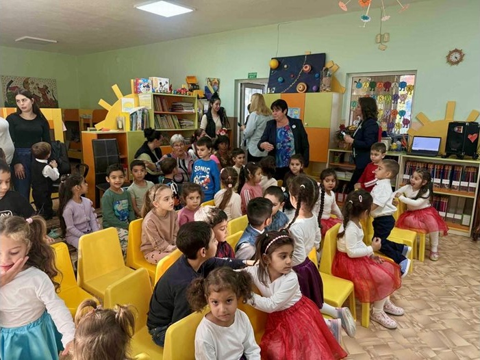 Тревожни данни: Един на всеки десет българи не знае какво е блистер или ампула. Започва образователна кампания за най-малките