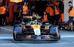 Ландо Норис с голям удар в Мексико: Първи пол за "Макларън" от 1990 г.