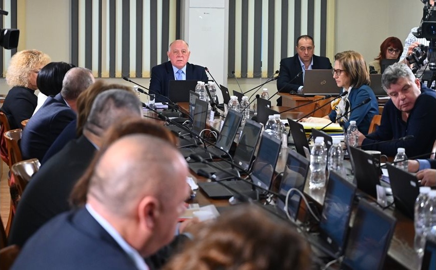 ВСС иска почти 1 милиард евро бюджет и 18% скок на заплатите на фона на критики от МФ