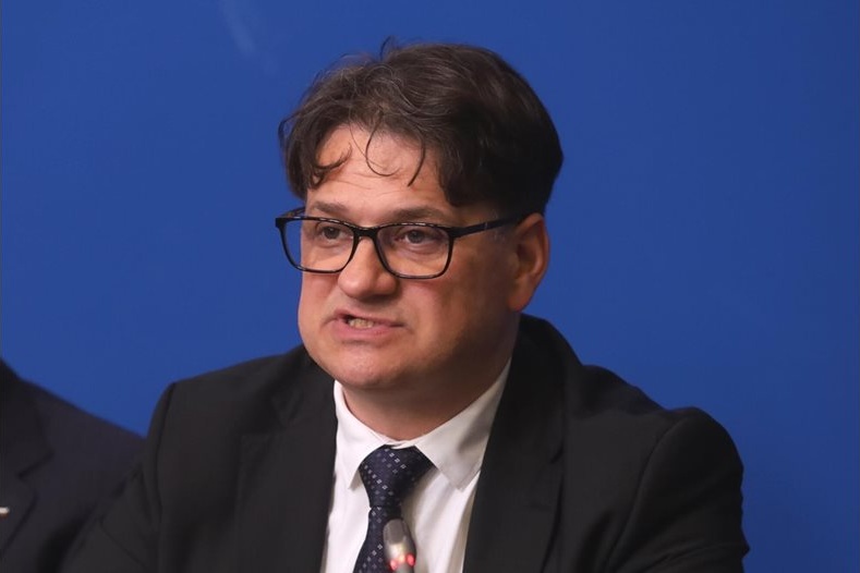 Мариан Бачев срещу кмета на „Изгрев“: Отричам да съм сплашвал Георгиев, нотариалната покана е защита срещу клевета Мариан Бачев срещу кмета на „Изгрев“: Отричам да съм сплашвал Георгиев, нотариалната покана е защита срещу клевета