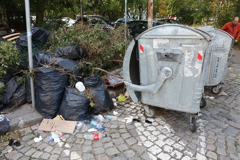 Турска фирма печели чистенето на три столични района, общината прекрати договорите за Люлин и Изгрев Турска фирма печели чистенето на три столични района, общината прекрати договорите за Люлин и Изгрев