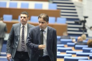 „Да, България“ предупреждава за „огромен риск“ от недостиг на горива, обвиняват Борисов за монопола „Да, България“ предупреждава за „огромен риск“ от недостиг на горива, обвиняват Борисов за монопола