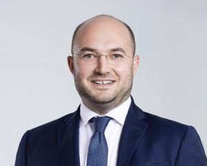 Промени в Закона: Свидетели ще получават нова самоличност по-рано, охраната е за 90 дни Промени в Закона: Свидетели ще получават нова самоличност по-рано, охраната е за 90 дни