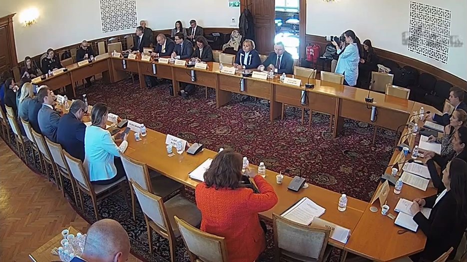 Социалната комисия категорично отхвърли отпадането на почивния понеделник Социалната комисия категорично отхвърли отпадането на почивния понеделник