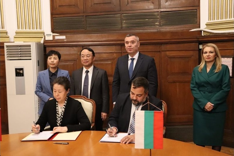 България и Китай задълбочават сътрудничеството със „зелени канали“ за селскостопанска търговия България и Китай задълбочават сътрудничеството със „зелени канали“ за селскостопанска търговия