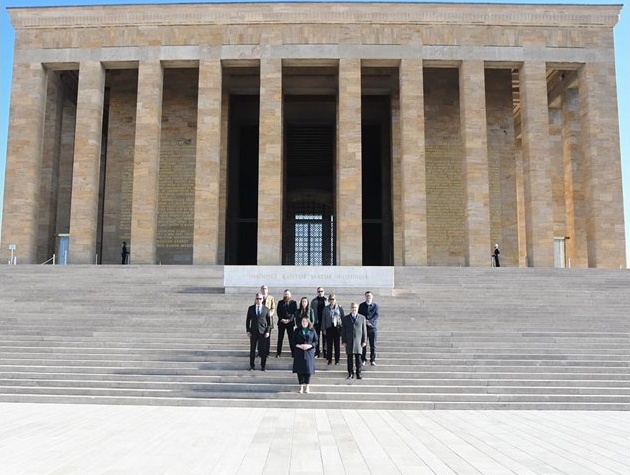 Рекорд на Деня на Републиката: Над 1,1 милиона души посетиха мавзолея „Анъткабир“ Рекорд на Деня на Републиката: Над 1,1 милиона души посетиха мавзолея „Анъткабир“