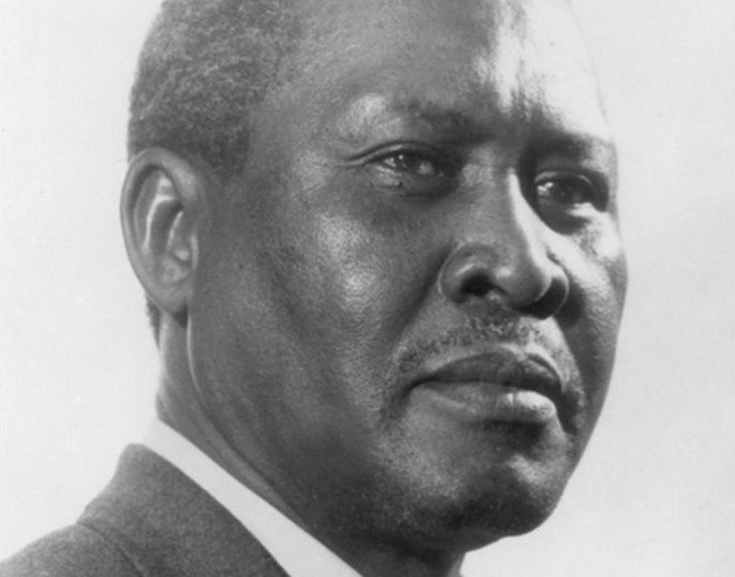 Съдът обяви: Нобеловият лауреат Алберт Лутули е убит от полицията на апартейда, а не загинал при инцидент Съдът обяви: Нобеловият лауреат Алберт Лутули е убит от полицията на апартейда, а не загинал при инцидент