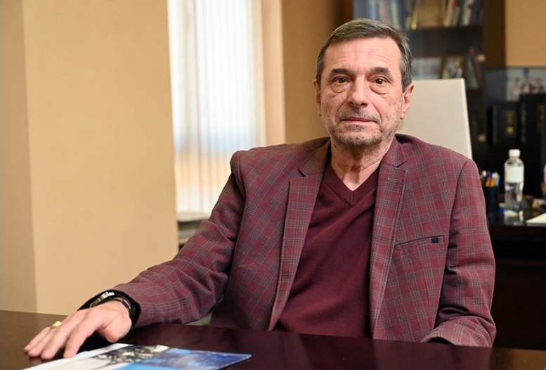 Димитър Манолов: Илюзия е да се осигуряваш на максимум – нека падне таванът на пенсиите и осигурителният доход Димитър Манолов: Илюзия е да се осигуряваш на максимум – нека падне таванът на пенсиите и осигурителният доход