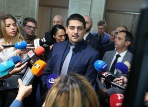 Криза с горивата? МЕЧ прогнозираха опашки пред бензиностанциите след исканата забрана за износ Криза с горивата? МЕЧ прогнозираха опашки пред бензиностанциите след исканата забрана за износ