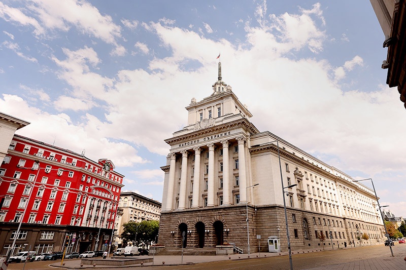 Парламентът преодоля ветото на Радев: ДАНС вече ще има нов ред за избор на председател и разширени правомощия на КЗК