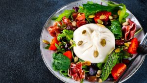 Бурата Инфернале: Рецепта за адски вкусна и свежа салата