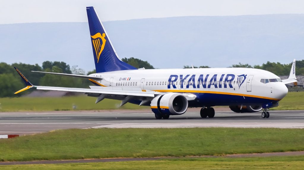 Край на хартиените бордни карти: Ryanair преминава изцяло към дигитално чекиране от 12 ноември