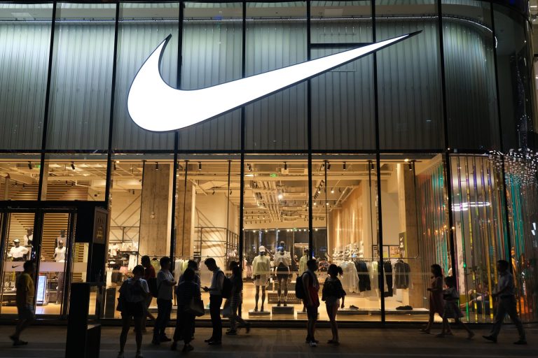 Nike надмина очакванията: Първи знаци за излизане от кризата въпреки спада в печалбата Nike надмина очакванията: Първи знаци за излизане от кризата въпреки спада в печалбата