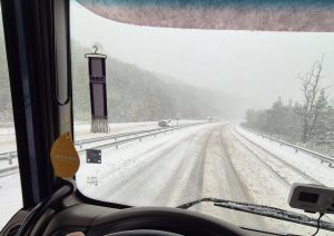Министър Иванов налага максимални санкции за лошо пътно почистване, заплаши с уволнения