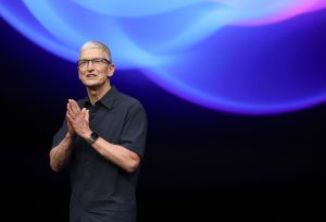 Джон Тернус: Главният наследник, който Apple готви за поста на Тим Кук
