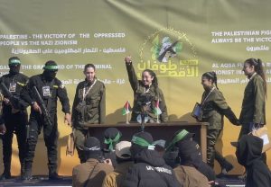 Даниела Гилбоа: 15 месеца в плен на „Хамас“, загуба на 16 приятели и борба със синдрома на оцелелия