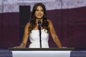 Кай Тръмп: 18-годишната внучка, която може да стане най-могъщият член на династията