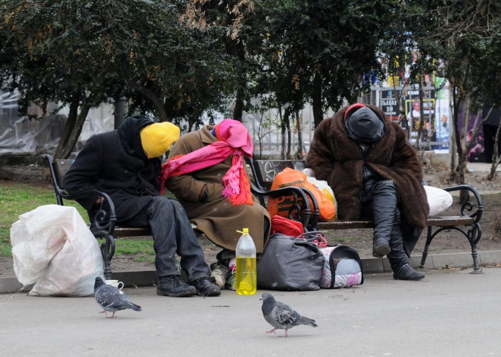 220 000 българи живеят без лична карта: Парадоксът на "служебния адрес" и новата цена от 30 лева 220 000 българи живеят без лична карта: Парадоксът на "служебния адрес" и новата цена от 30 лева