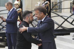 Макрон: Русия ще плати, ако не преговаря; Зеленски обсъди доставки на 'Томахоук' с Тръмп