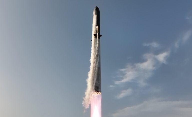 Исторически успех: Starship полетя за 11-и път, демонстрирайки многократна употреба