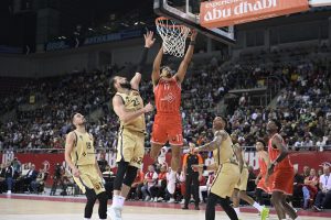 Евролига: Празни трибуни за "софийски" Апоел във Валенсия, Барселона доминира над Макаби