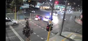 Тежък инцидент в София: Тротинетка се удари в бус, преминавайки на червено