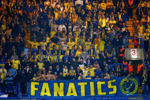 Астън Вила затвори врати за феновете на Макаби: Премиерът Стармър критикува „грешното решение“